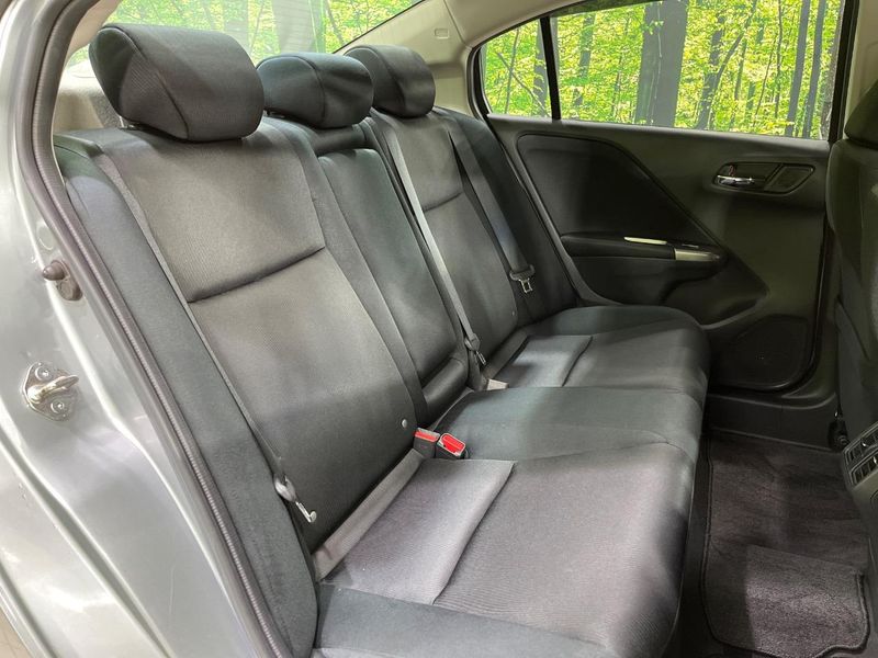 2015 Honda Grace DBA-GM9 (UW-6a97933b25196)[24]