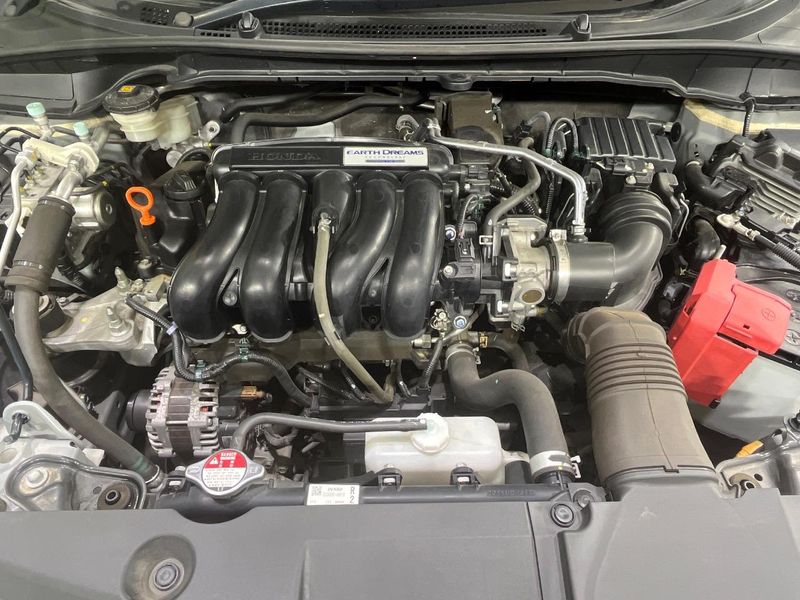 2015 Honda Grace DBA-GM9 (UW-6a97933b25196)[17]