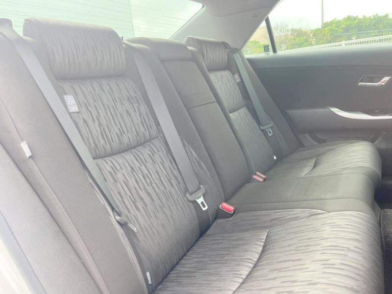 2011 Toyota Crown DBA-GRS200 (UW-6a97934befbf3)[26]