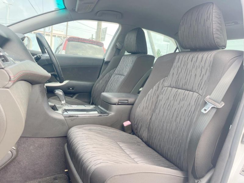 2011 Toyota Crown DBA-GRS200 (UW-6a97934befbf3)[29]