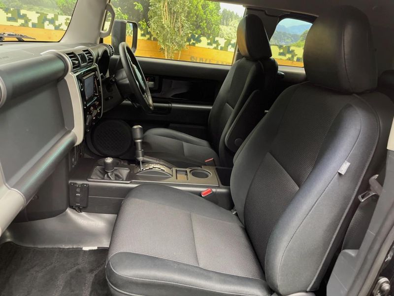 2014 Toyota FJ CRUISER CBA-GSJ15W (UW-6a97934fafa93)[14]