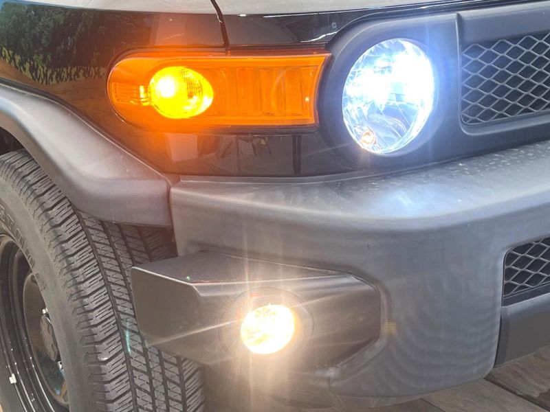2016 Toyota FJ CRUISER CBA-GSJ15W (UW-6a9793501a24d)[25]