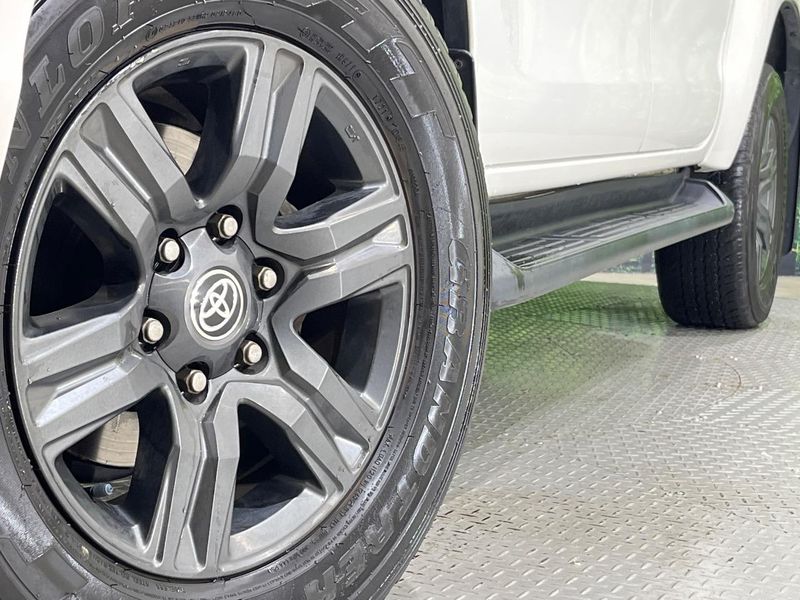 2021 Toyota Hilux 3DF-GUN125 (UW-6a97935aa6f0e)[5]
