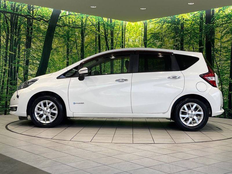 2017 Nissan Note DAA-HE12 (UW-6a979369cd24b)[19]