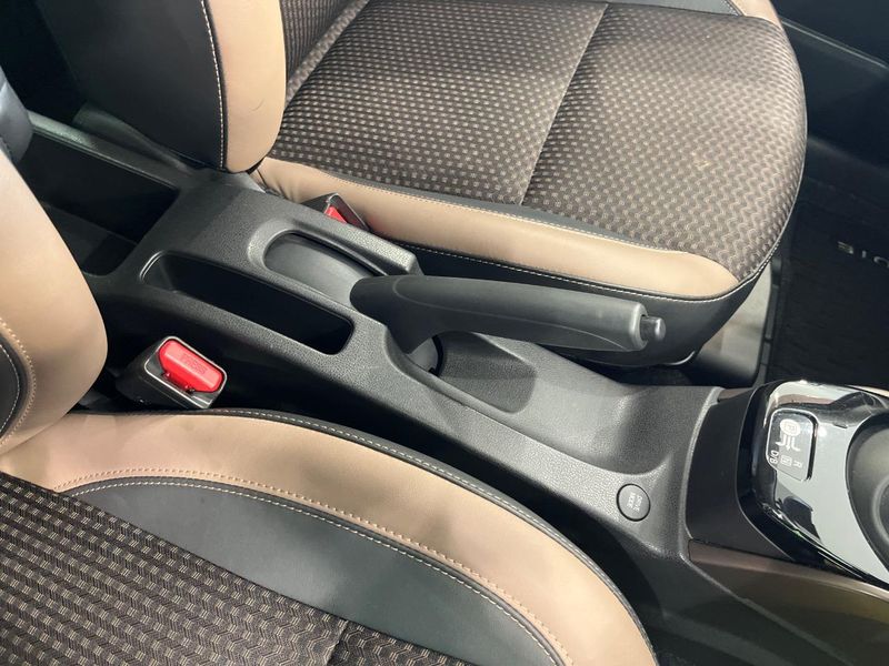 2017 Nissan Note DAA-HE12 (UW-6a979369cd24b)[14]