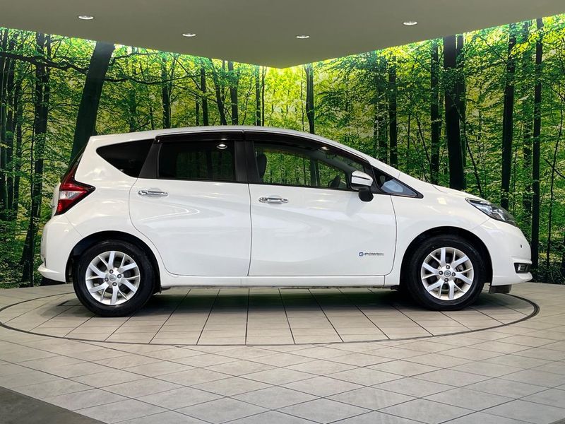 2017 Nissan Note DAA-HE12 (UW-6a979369cd24b)[23]