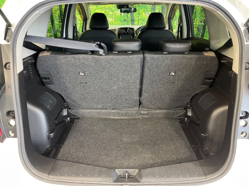 2017 Nissan Note DAA-HE12 (UW-6a979369cd24b)[29]
