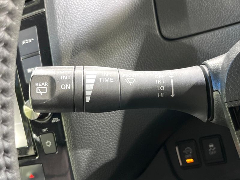 2015 Nissan Serena DAA-HFC26 (UW-6a97937d2cad5)[21]