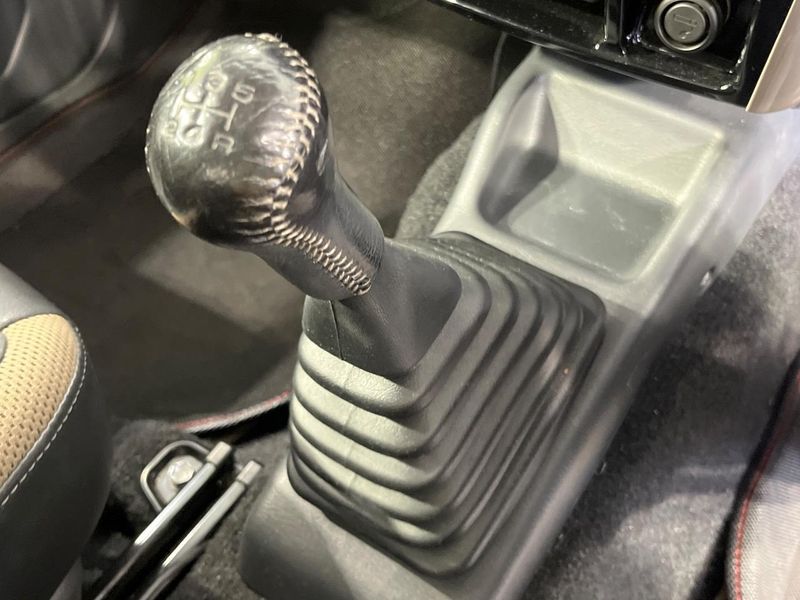 2016 Suzuki Jimny ABA-JB23W (UW-6a97938e9b04b)[18]