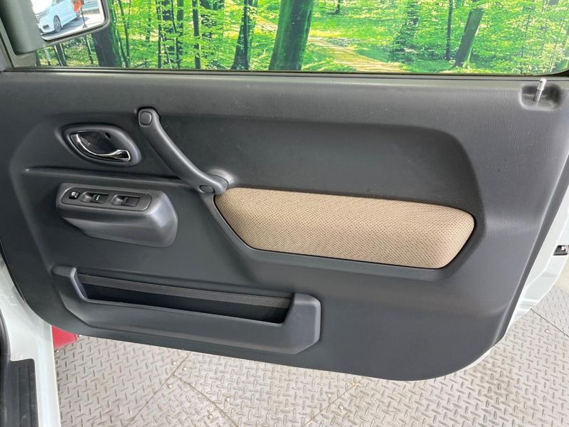 2016 Suzuki Jimny ABA-JB23W (UW-6a97938e9b04b)[21]