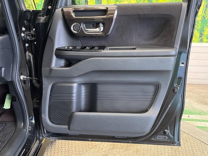 2019 Honda N-BOX CUSTOM DBA-JF3 (UW-6a9793bc0fd8f)[18]