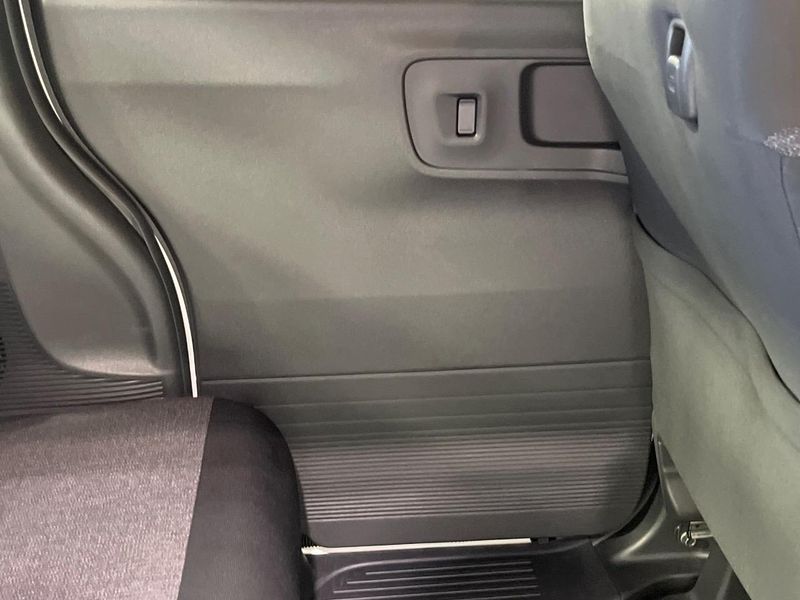 2024 Honda N-BOX CUSTOM 6BA-JF5 (UW-6a9793df5f641)[23]