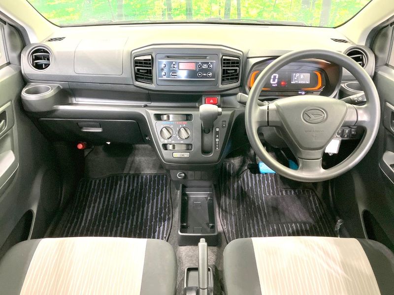 2018 Daihatsu Mira e:S DBA-LA350S (UW-6a97943e43a7d)[29]