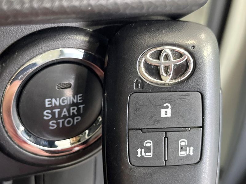 2020 Toyota Roomy 5BA-M900A (UW-6a97948be28a7)[6]