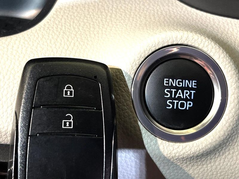 2021 Toyota Yaris 5BA-MXPA10 (UW-6a97951ab7479)[11]