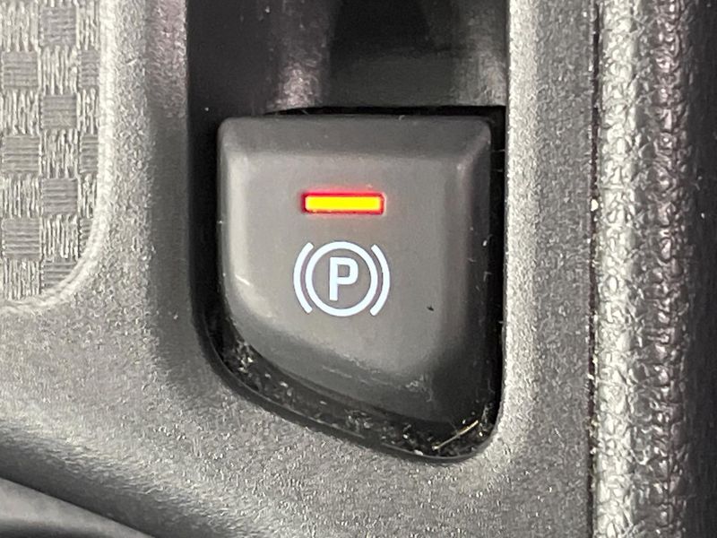 2022 Toyota Yaris Cross 6AA-MXPJ10 (UW-6a9795279d260)[24]