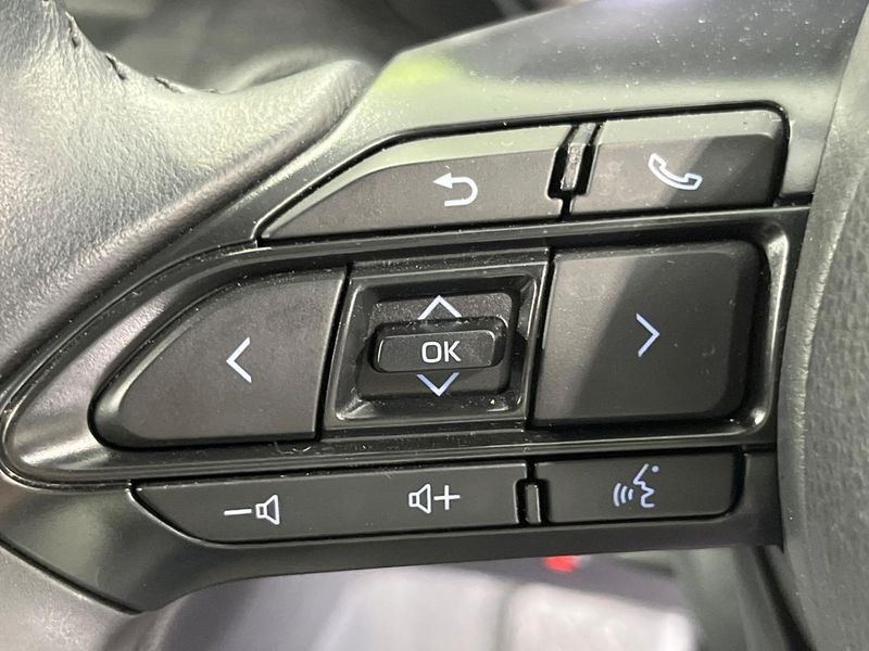 2022 Toyota Yaris Cross 6AA-MXPJ10 (UW-6a9795279d260)[14]