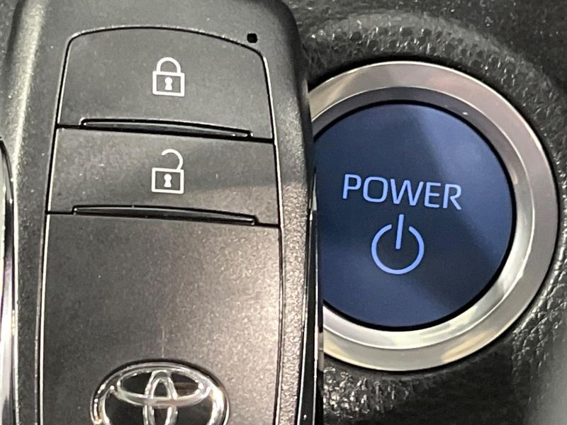 2022 Toyota Yaris Cross 6AA-MXPJ10 (UW-6a9795279d260)[5]