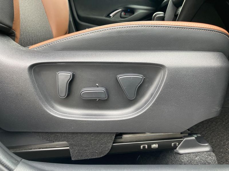 2022 Toyota Yaris Cross 6AA-MXPJ10 (UW-6a9795282fe4c)[13]