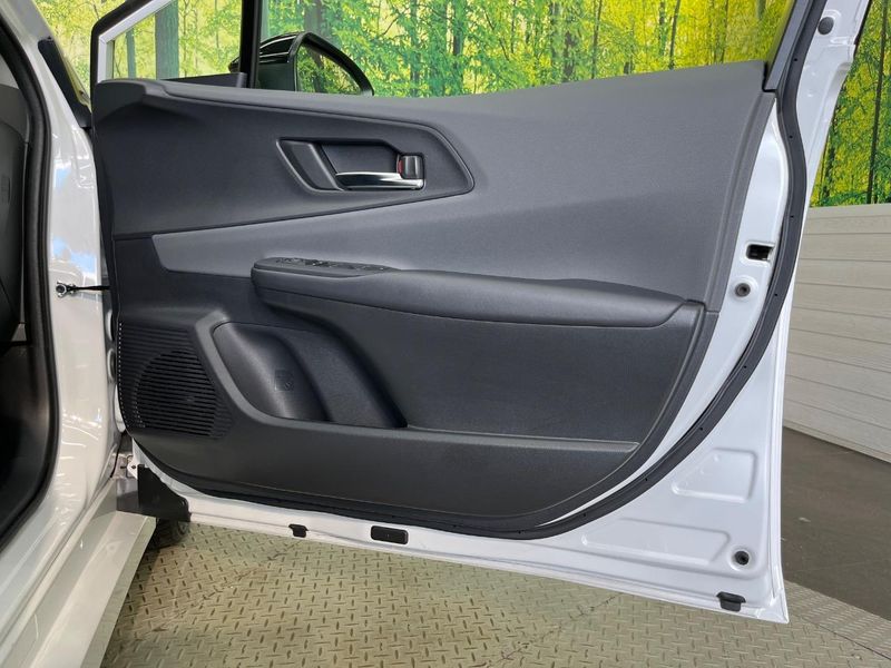 2024 Toyota Prius 6AA-MXWH60 (UW-6a979555696ea)[12]