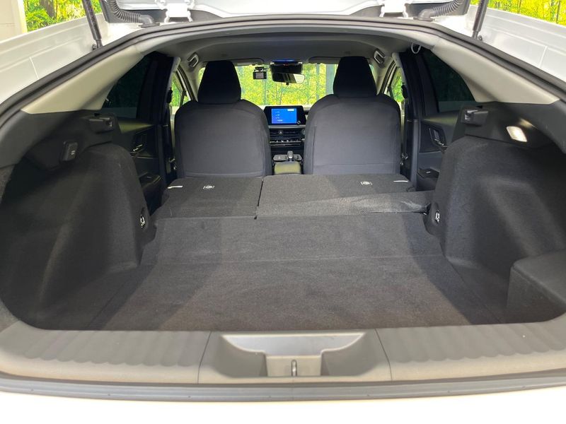 2024 Toyota Prius 6AA-MXWH60 (UW-6a979555696ea)[15]