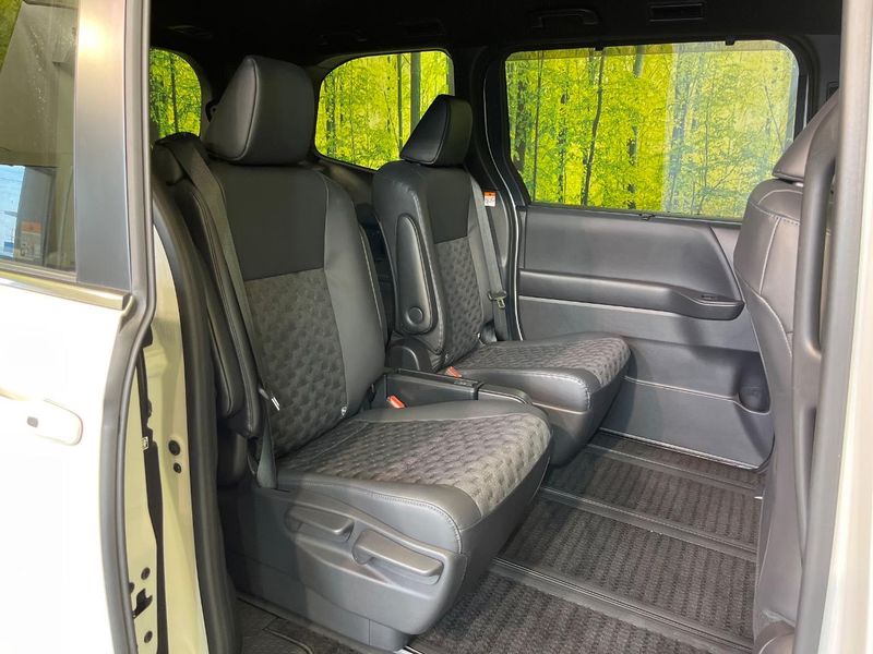 2023 Toyota Voxy 6BA-MZRA90W (UW-6a97955f0fae5)[28]