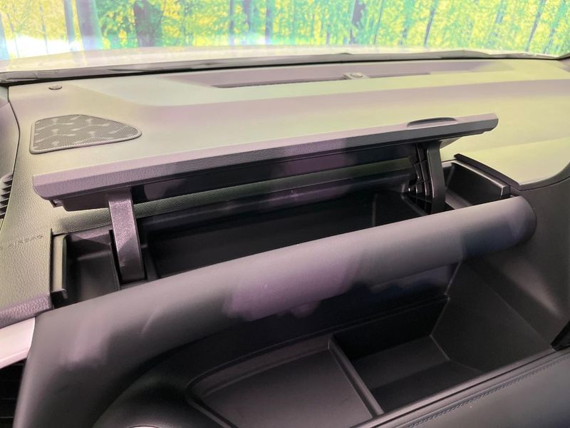2023 Toyota Voxy 6BA-MZRA90W (UW-6a97955f0fae5)[13]