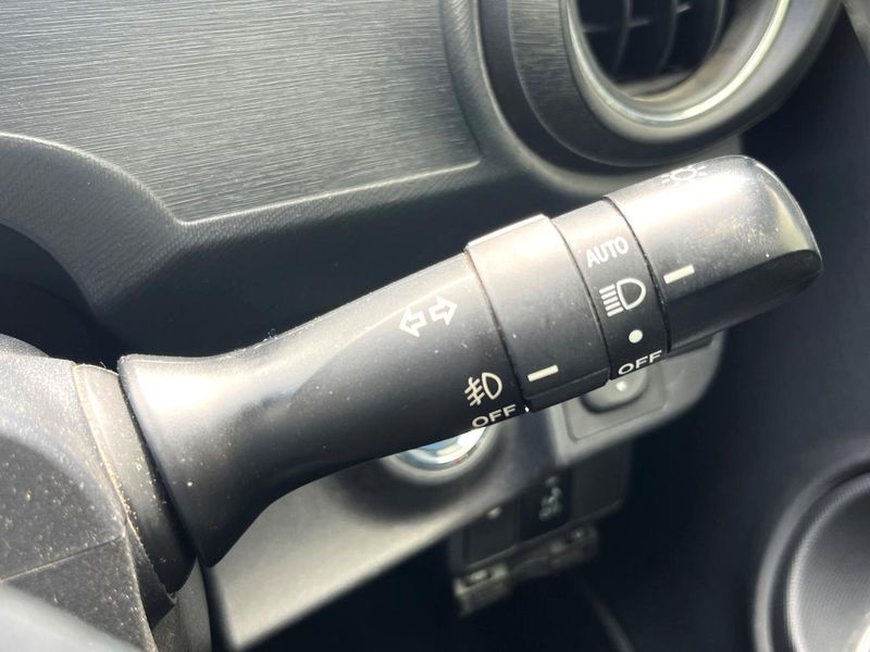 2014 Toyota Aqua DAA-NHP10 (UW-6a979570c0e6a)[16]
