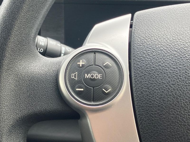 2015 Toyota Aqua DAA-NHP10 (UW-6a97957761766)[24]