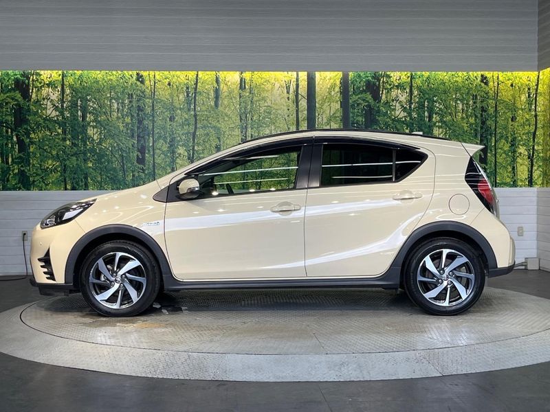 2018 Toyota Aqua DAA-NHP10H (UW-6a97957b55b96)[5]