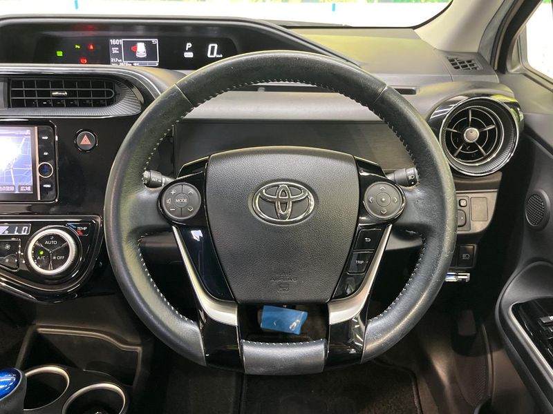 2018 Toyota Aqua DAA-NHP10H (UW-6a97957b55b96)[21]