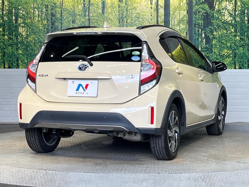 2018 Toyota Aqua DAA-NHP10H (UW-6a97957b55b96)[22]