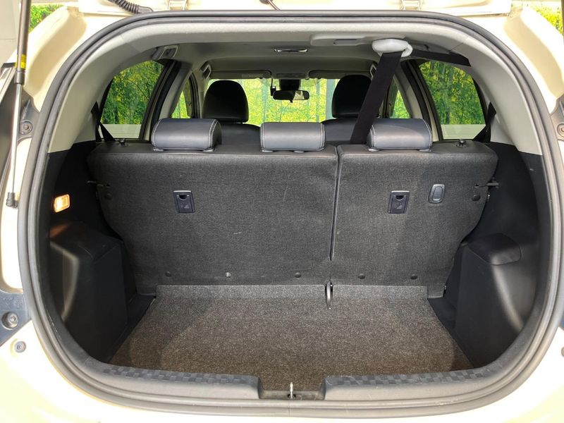2018 Toyota Aqua DAA-NHP10H (UW-6a97957b55b96)[14]