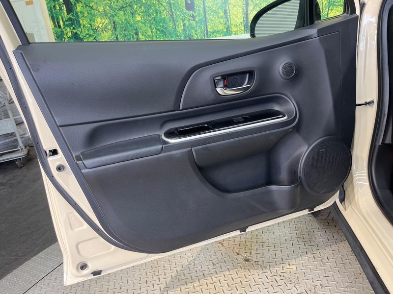 2018 Toyota Aqua DAA-NHP10H (UW-6a97957b55b96)[16]