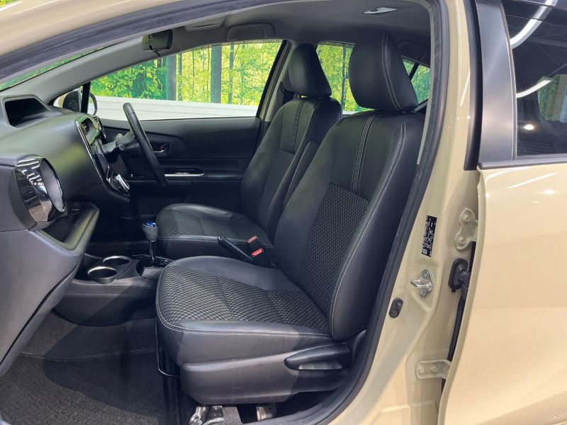 2018 Toyota Aqua DAA-NHP10H (UW-6a97957b55b96)[18]