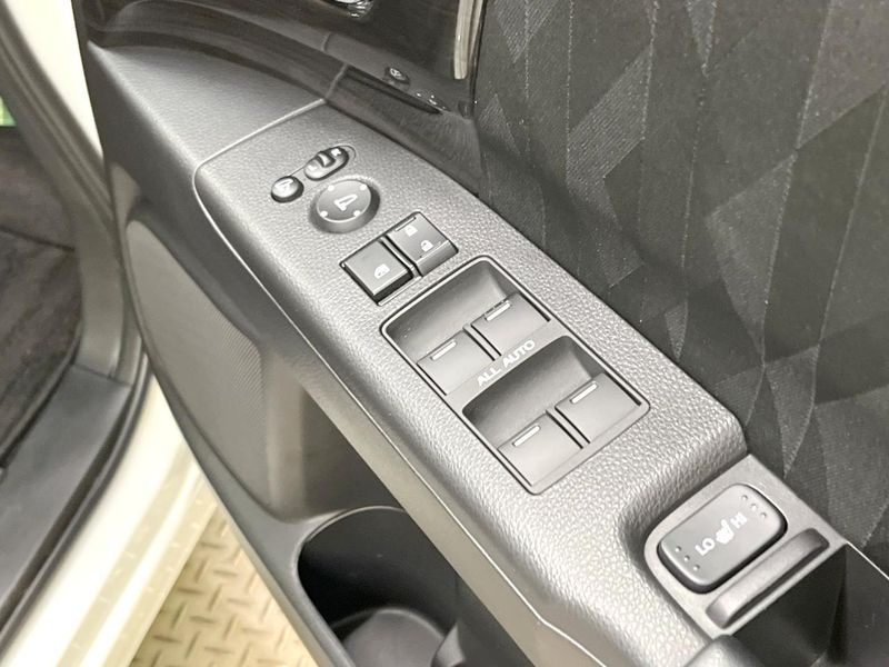 2017 Honda Odyssey Hybrid 6AA-RC4 (UW-6a979599ed30a)[26]