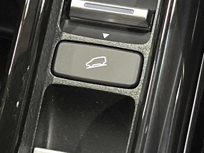 2022 Honda Vezel 6AA-RV5 (UW-6a9795b51b603)[13]