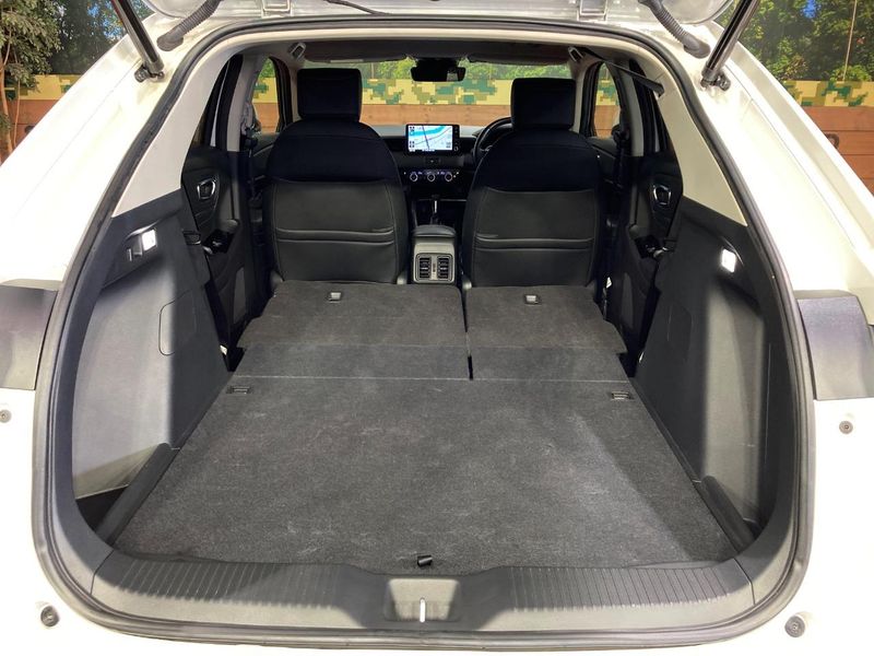 2024 Honda Vezel 6AA-RV5 (UW-6a9795b9c8ba2)[27]
