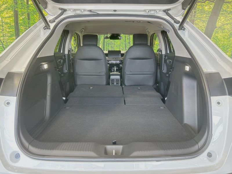 2025 Honda Vezel 6AA-RV5 (UW-6a9795bc212ee)[12]
