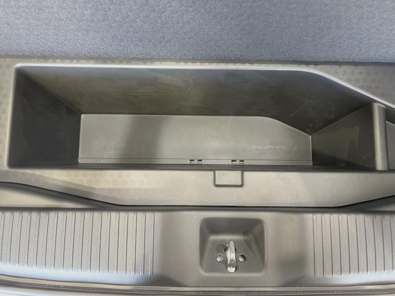 2025 Honda Vezel 6AA-RV5 (UW-6a9795bc212ee)[11]