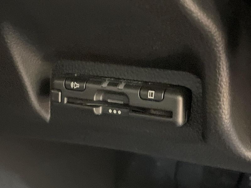 2023 Honda Vezel 6AA-RV6 (UW-6a9795bf381bb)[24]