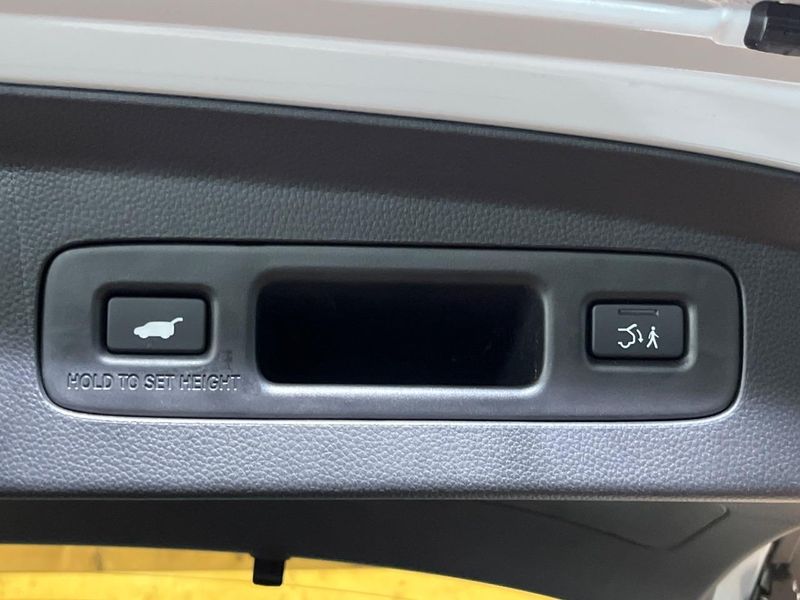 2023 Honda Vezel 6AA-RV6 (UW-6a9795bf381bb)[14]
