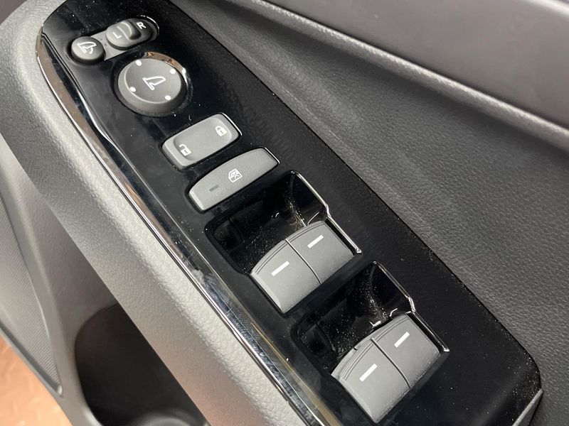 2023 Honda Vezel 6AA-RV6 (UW-6a9795bf381bb)[22]
