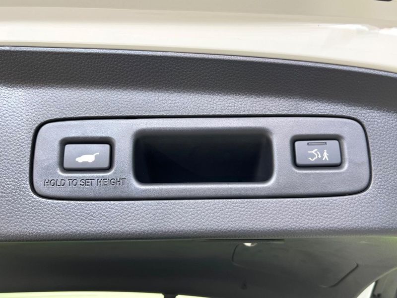 2024 Honda Vezel 6AA-RV6 (UW-6a9795bf49abd)[22]