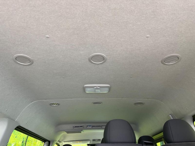 2026 Toyota Hiace Wagon 3BA-TRH214W (UW-6a9795e85c7ad)[15]