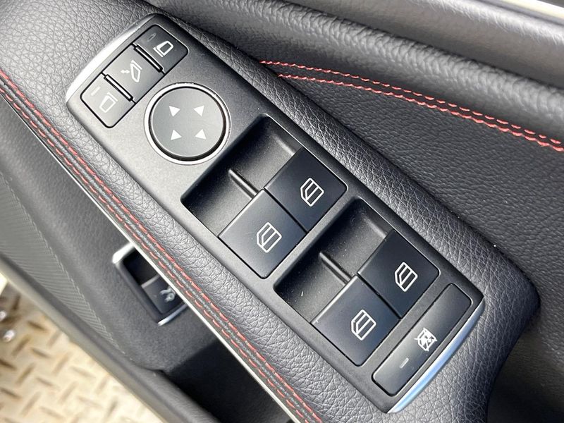2018 Mercedes Benz CLA Class DBA-117351 (UW-6a979612e0b9a)[27]