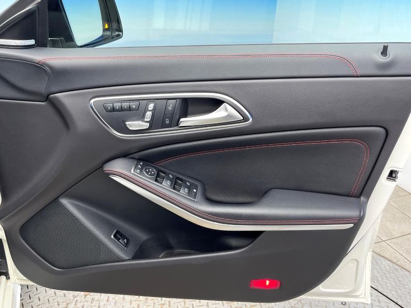 2018 Mercedes Benz CLA Class DBA-117351 (UW-6a979612e0b9a)[25]