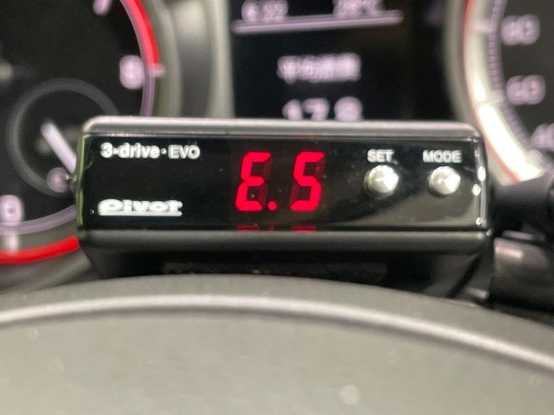 2017 Suzuki Swift DBA-ZC83S (UW-6a97962b90dbe)[28]