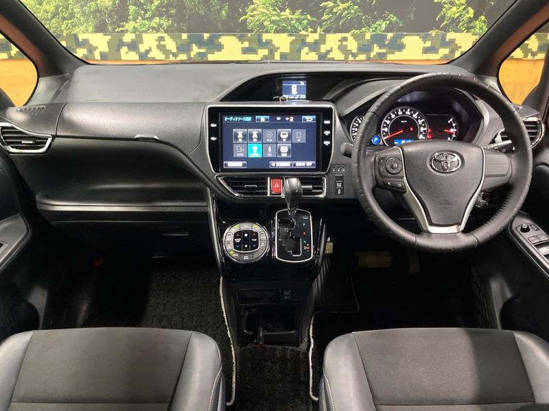 2017 Toyota Noah DBA-ZRR80W (UW-6a97963b71e57)[26]