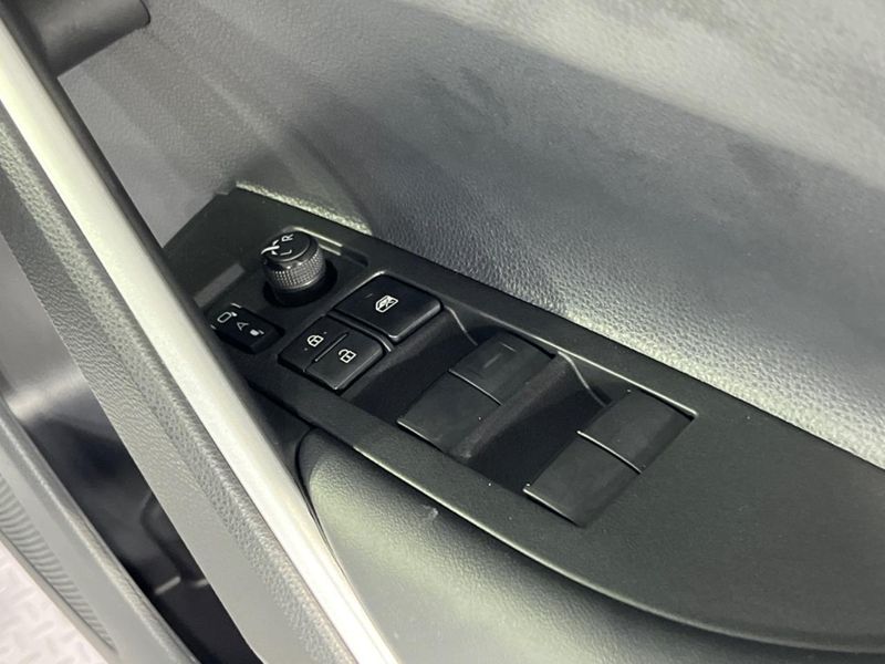 2024 Toyota Corolla Cross 6AA-ZVG13 (UW-6a9796514c7f1)[21]